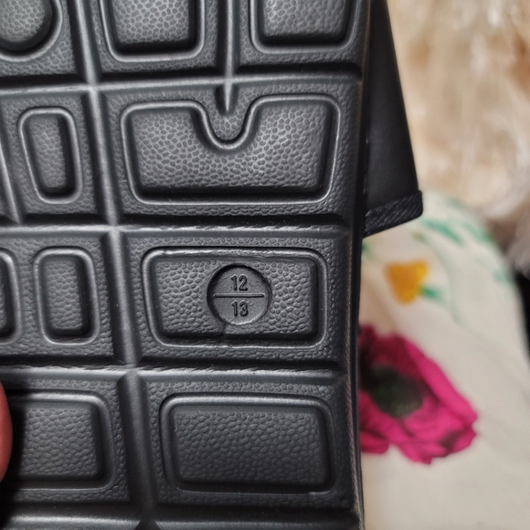 NWOT. Lifeguard Slide On Sandals. Size 12. (89) - Picture 5 of 5